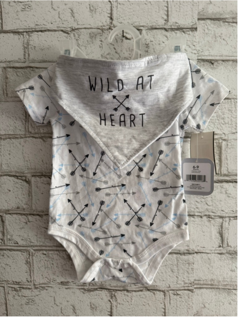NWT Rene Rofe Baby 2 Piece Body Suit and Bib Set size 6-9 months Blue White